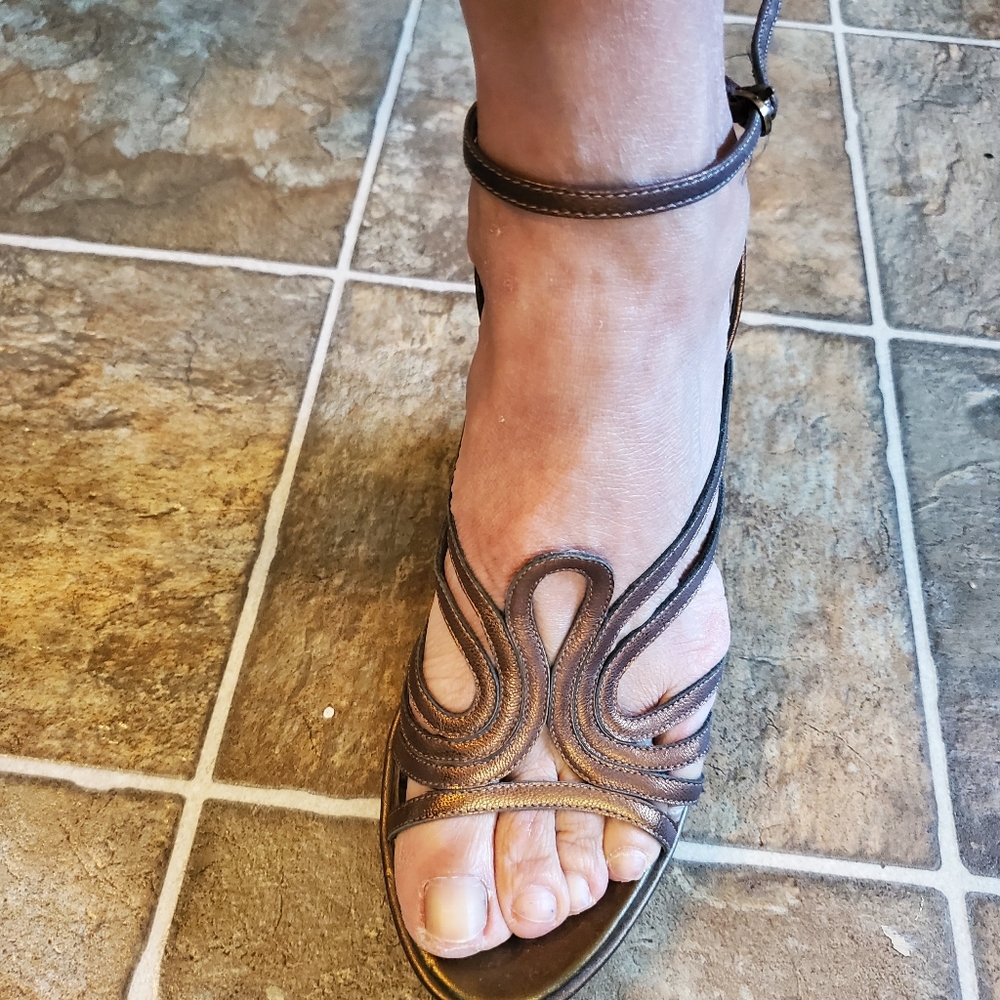 Shoes - Picture 9 of 11